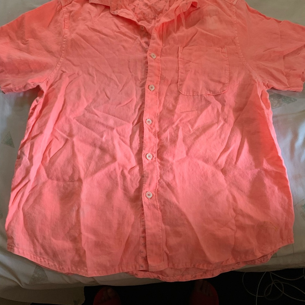 Tommy Bahama Coral Casual Button Down Shirt. 100% linen